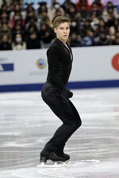 File:2017-2018 ISU Junior Grand Prix Final Andrew Torgashev jsfb dave5779.jpg