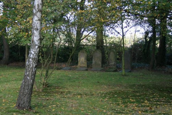 File:70 Jüdischer Friedhof, Kleine Frehn (Schiefbahn).jpg