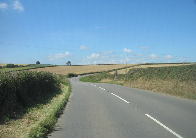 File:A386 north of Merton - geograph.org.uk - 4072976.jpg