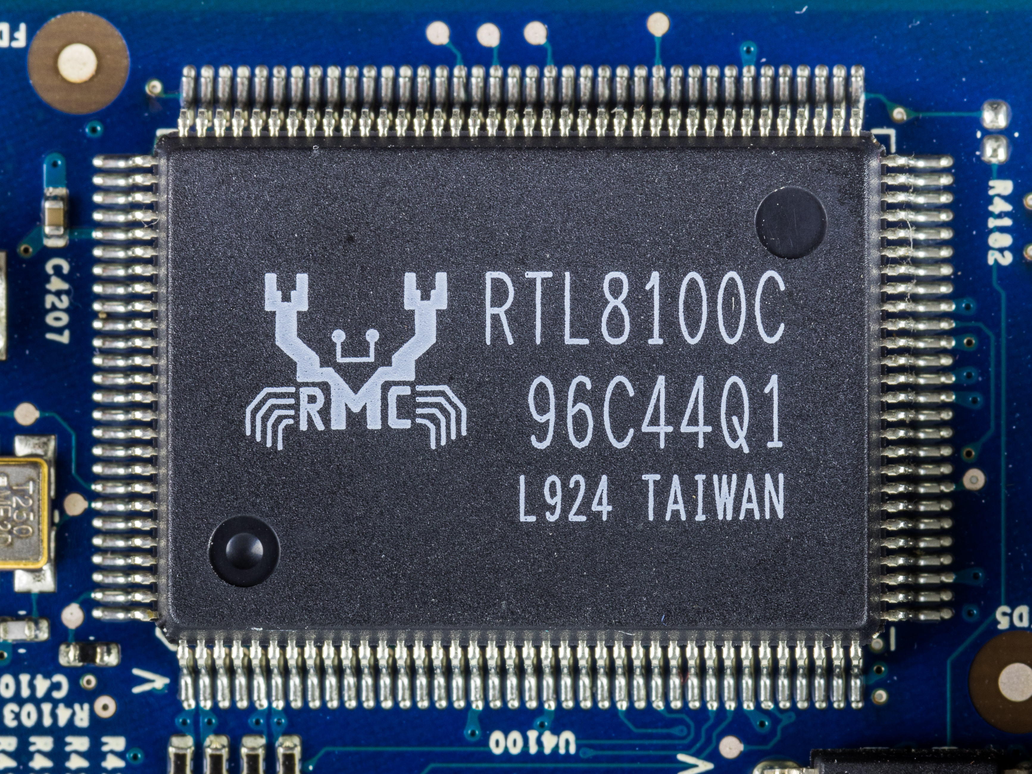 File:Apple TV, 1st - mainboard - RTL8100C-3212.jpg - Commons