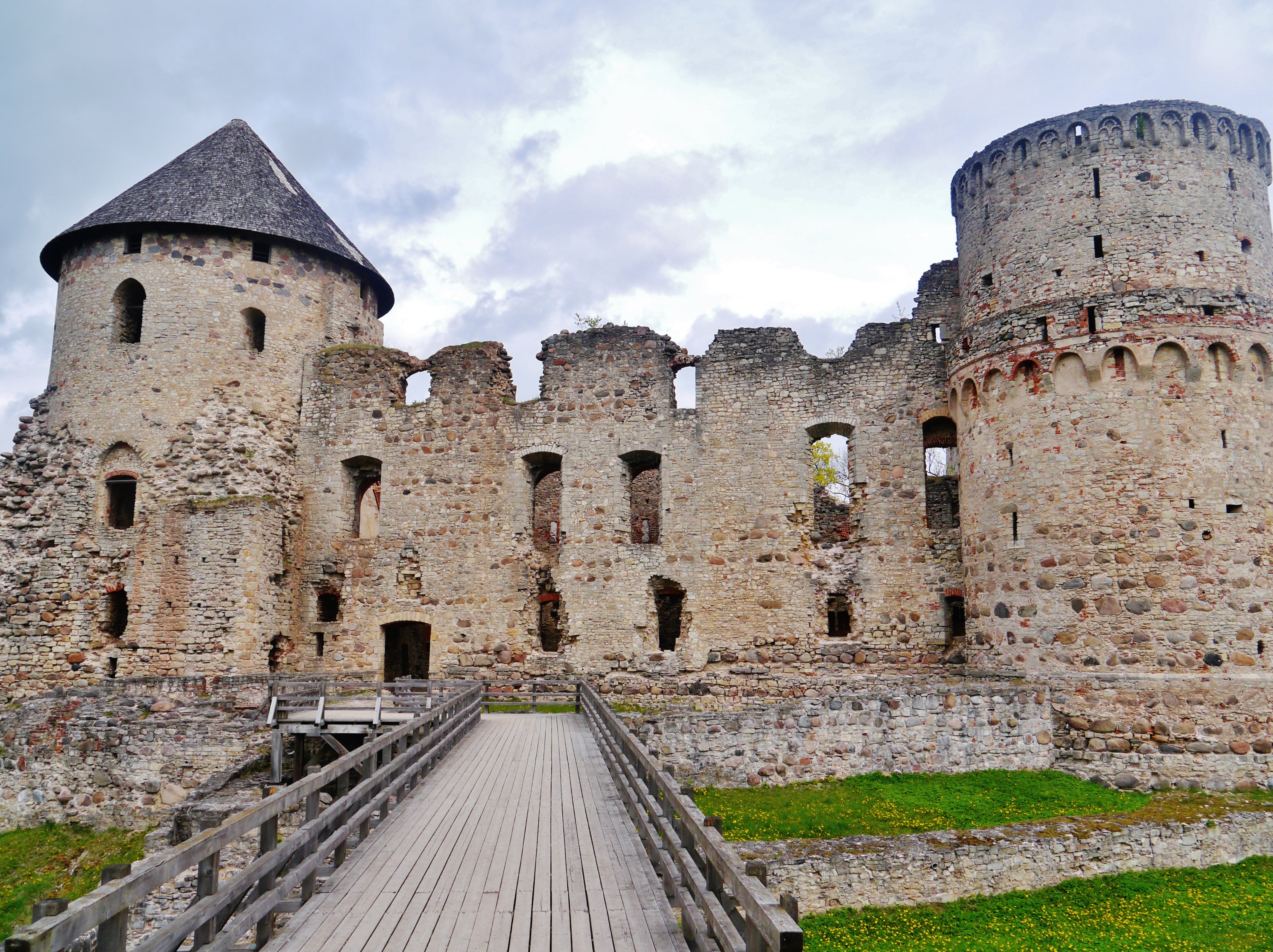 замки в латвии