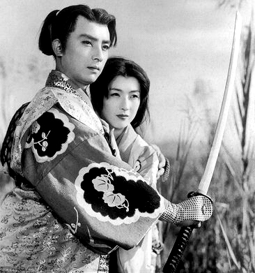 File:Chiyonosuke Azuma and Shinobu Chihara in Satomi Hakken-den (1954).jpg