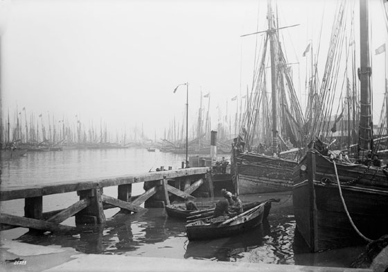 File:Fish Dock, Grimsby, Lincolnshire.jpg