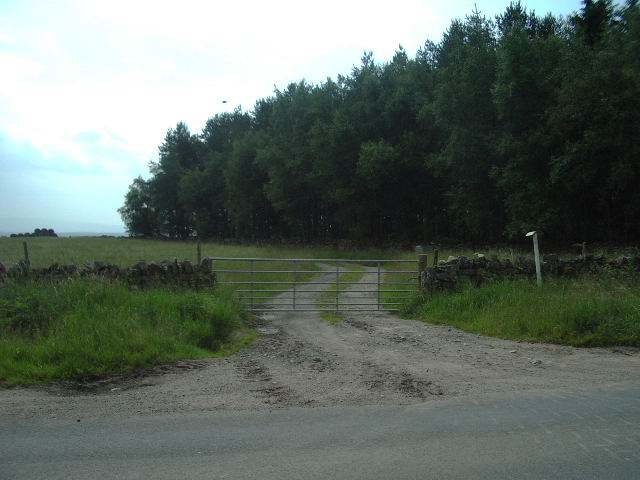 File:Gate - geograph.org.uk - 196388.jpg