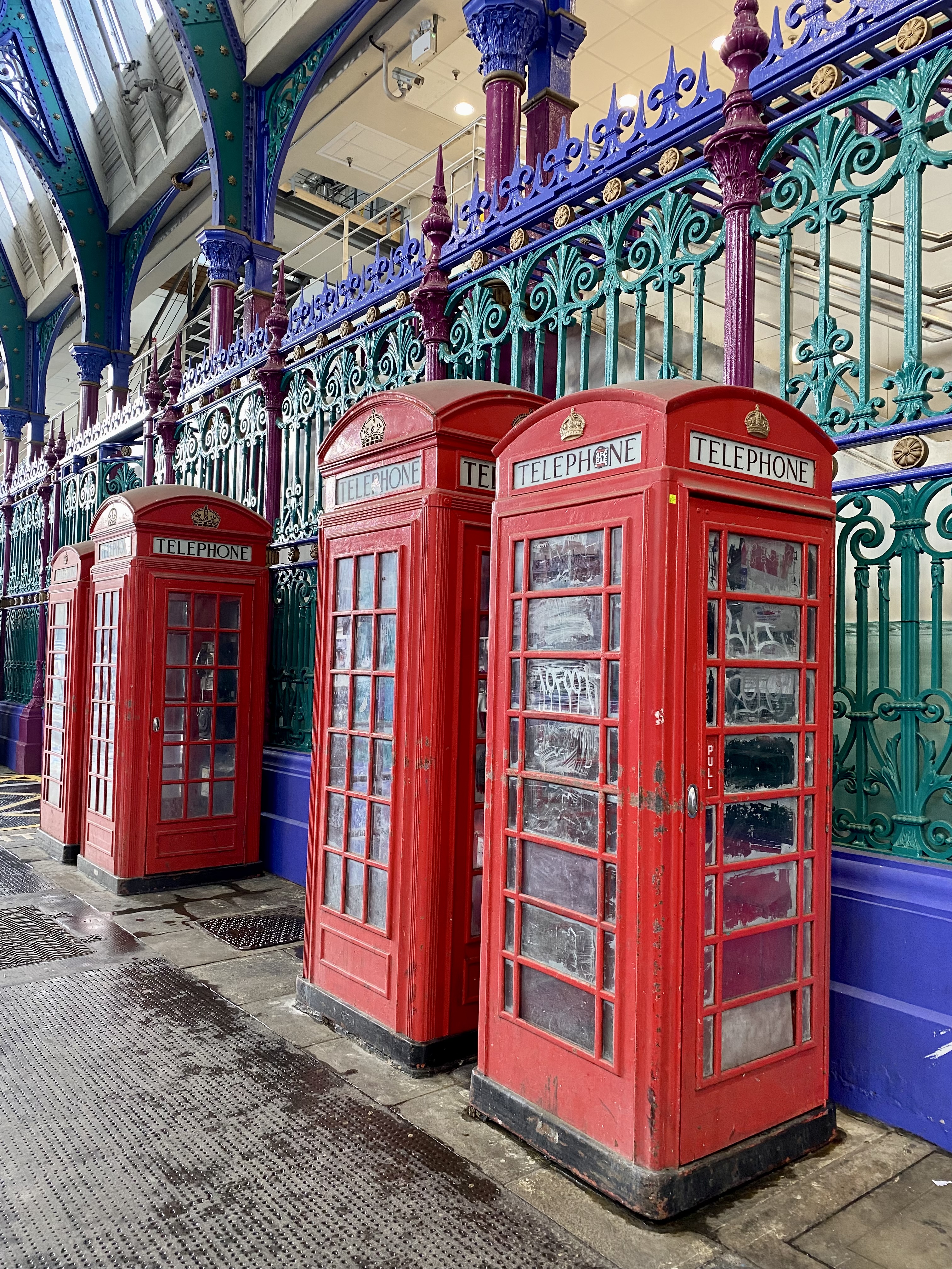 London telephone Box Door. Сообщ на тему telephone Box. Бокс для телефона. Gallery and Markets in London.