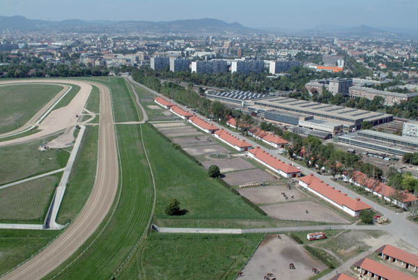 File:Kincsmparkcivertan1.jpg