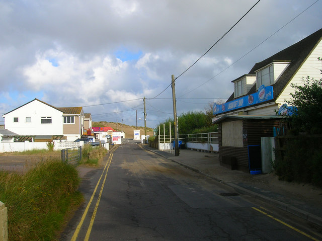 File:Laguna Gift Shop, Old Lydd Road - geograph.org.uk - 875945.jpg