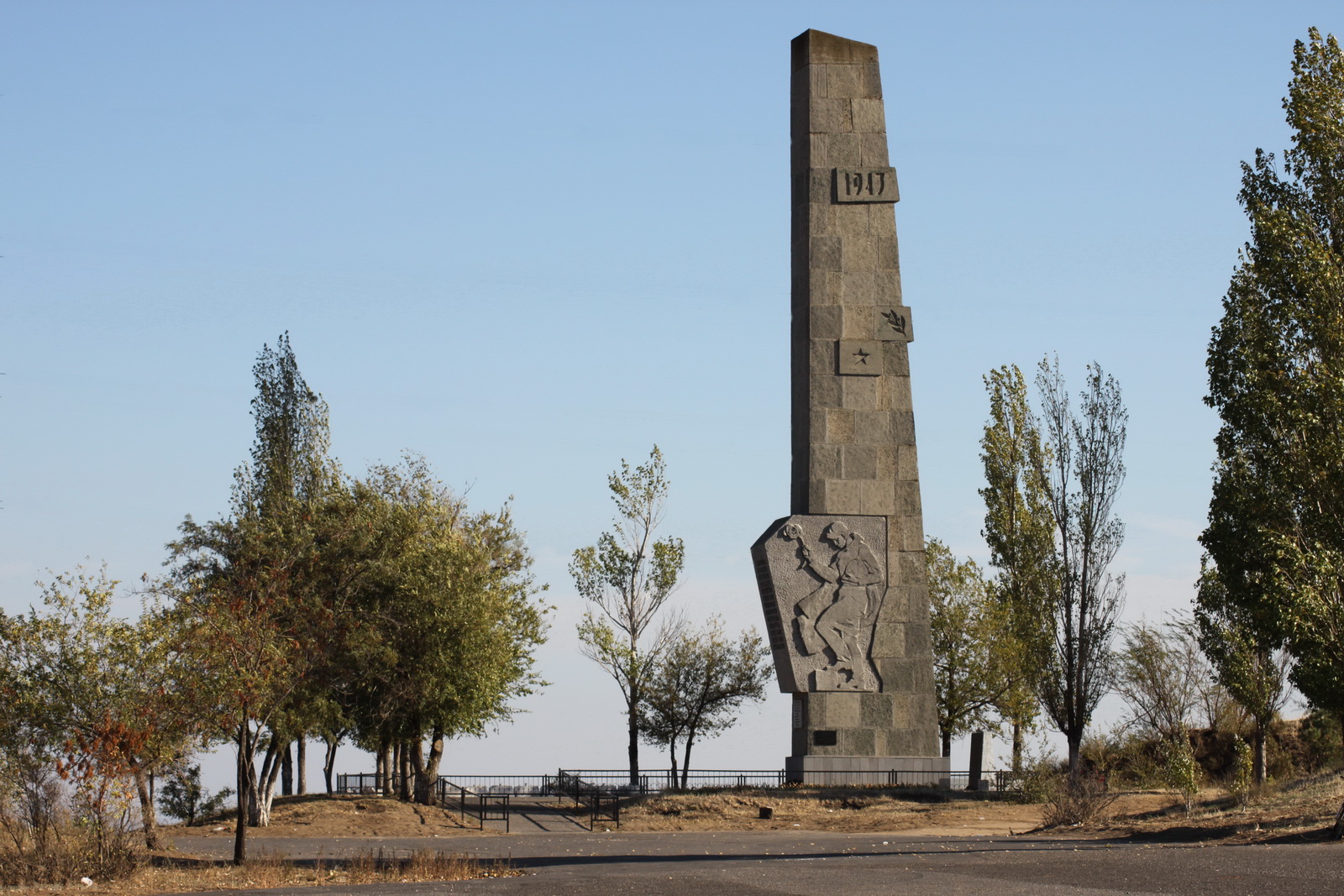 На Лысой горе в Волгограде подняли останки трех погибших бойцов Красной Армии