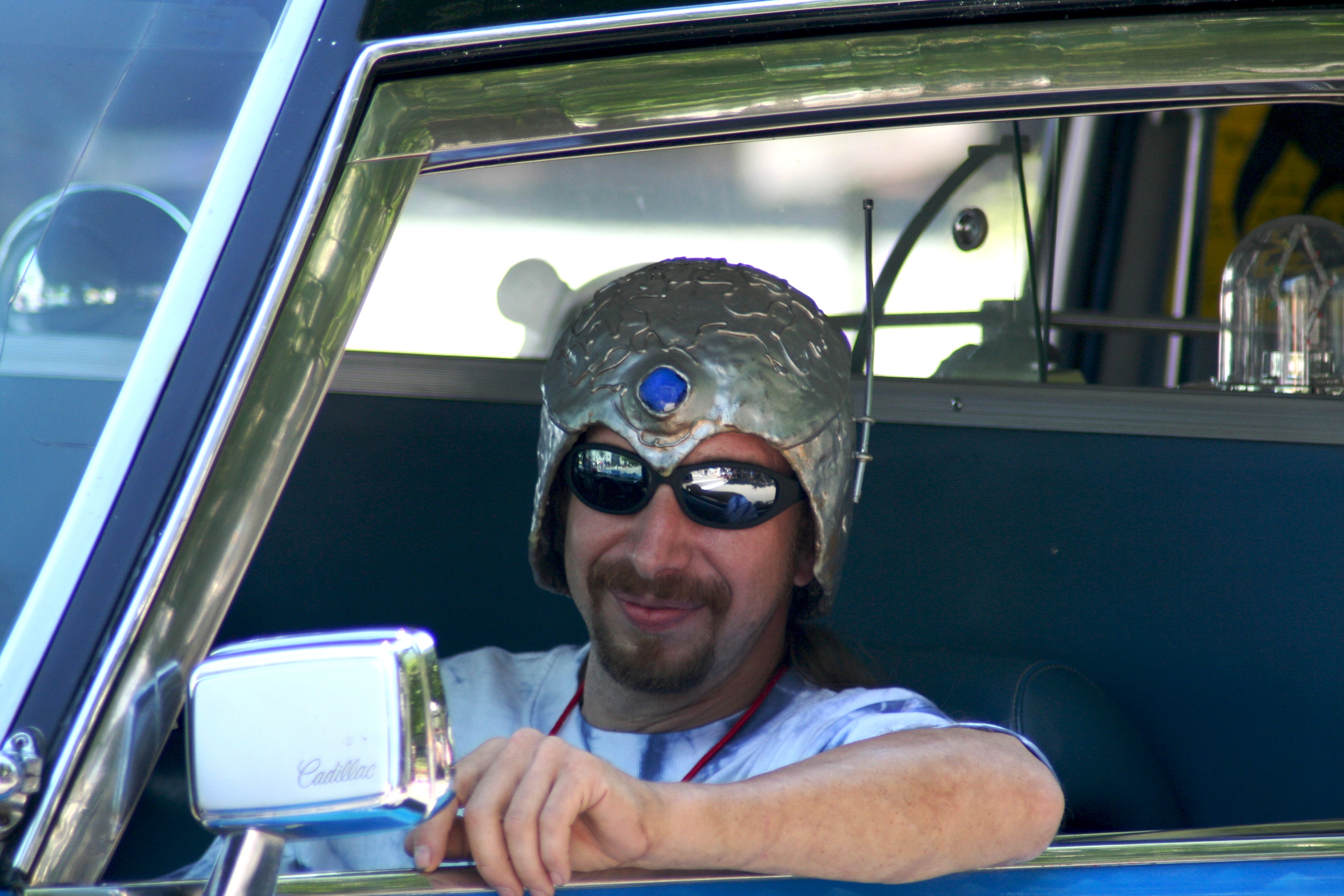 OMG!_FOIL_HAT!_@_Minneapolis_Art_Car_Parade_(869686657).jpg