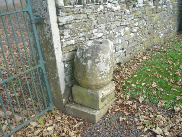 File:Old Font - geograph.org.uk - 597572.jpg