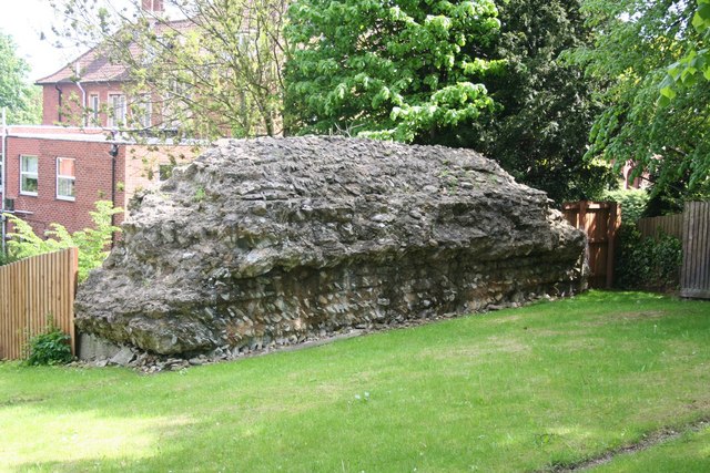 File:Roman Wall.jpg