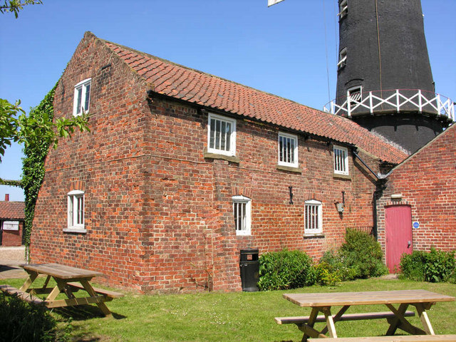 Skidby Mill buildings - geograph.org.uk - 452624