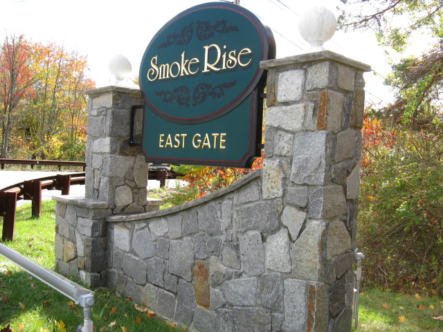 File:SmokeRiseEastGate 0189.jpg