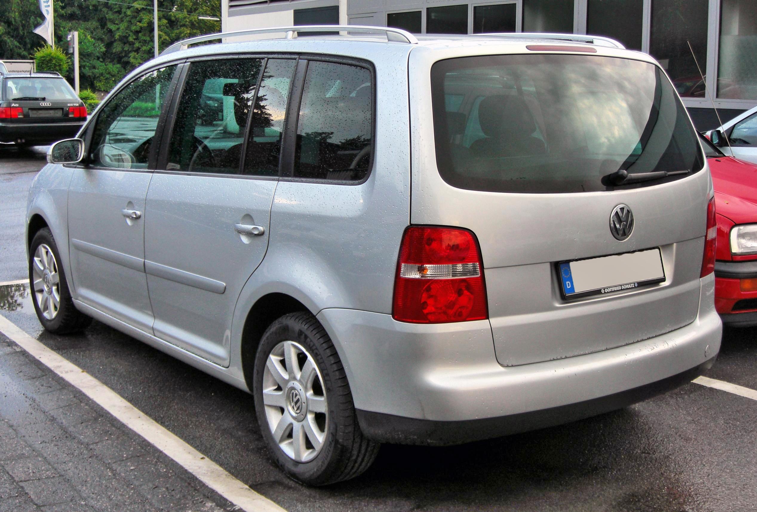 File:VW Touran 20090611 rear.JPG - Wikimedia Commons