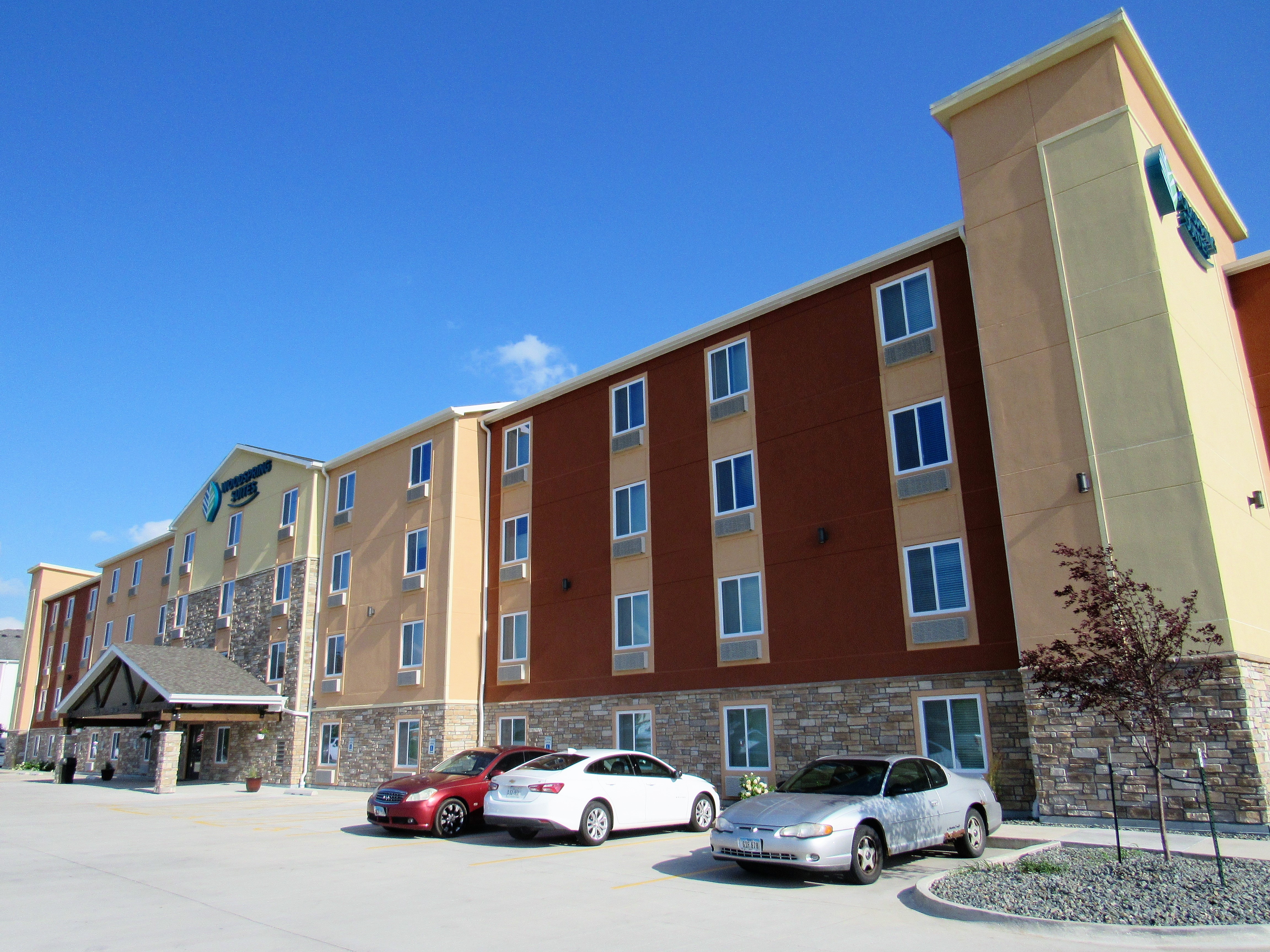 A closer look at WoodSpring Suites development - BASE4