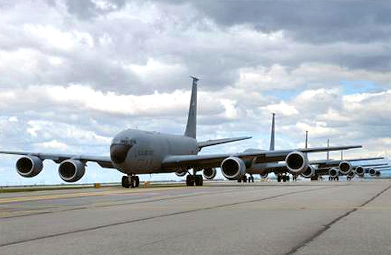 File:191st Air Refueling Squadron KC-135s taxxing.jpg