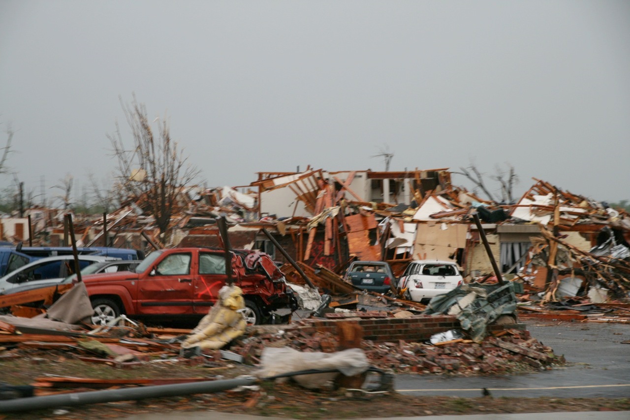 file-2011-joplin-missouri-tornado-damage-jpg