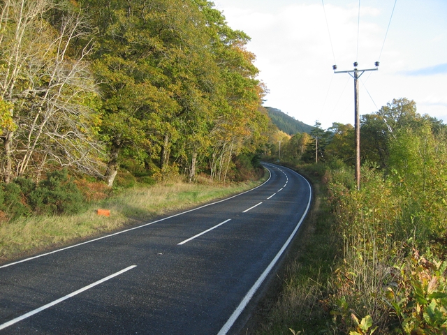 File:A82 by Loch Ness - geograph.org.uk - 274340.jpg