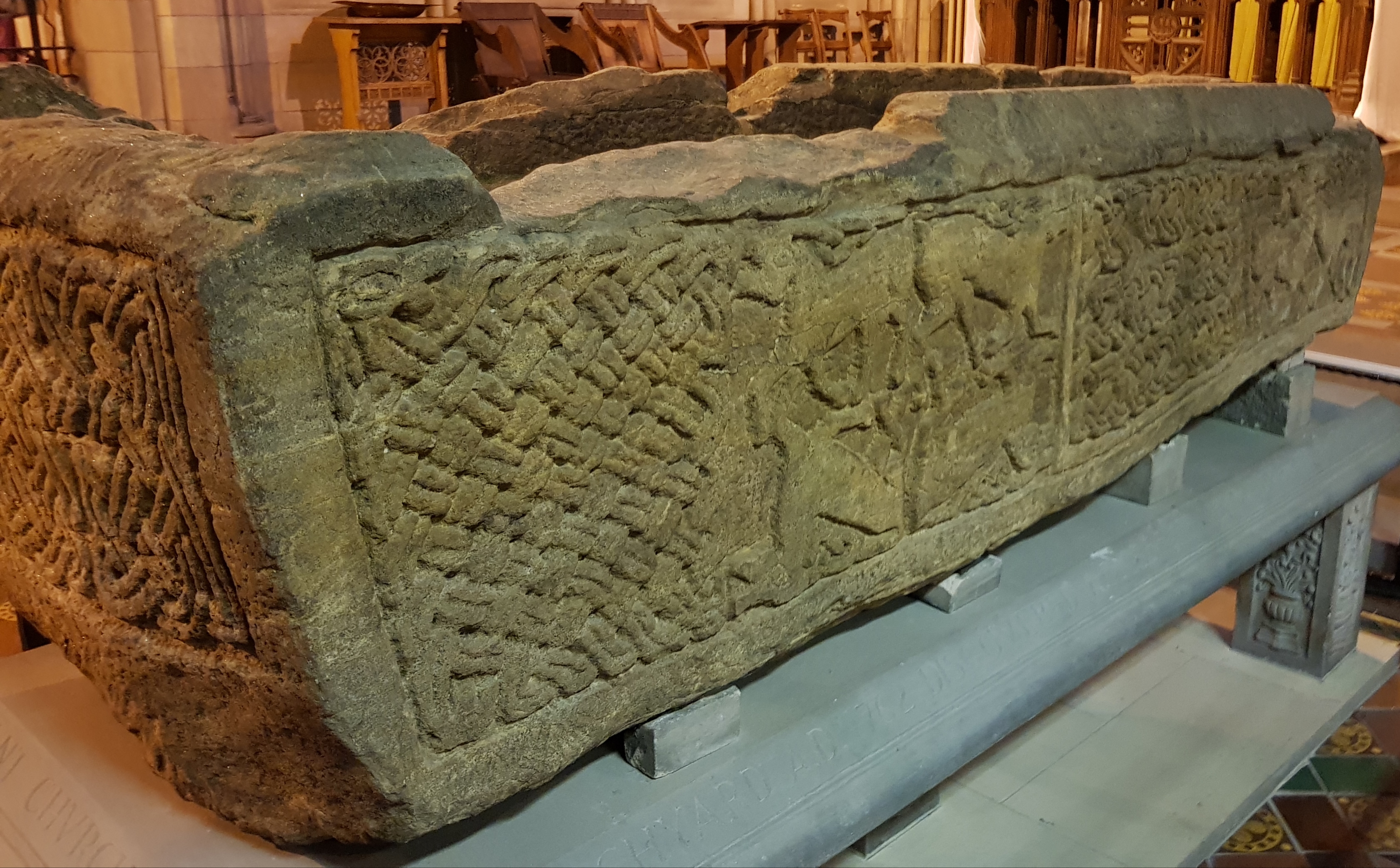 Первый саркофаг. The Govan Stones.