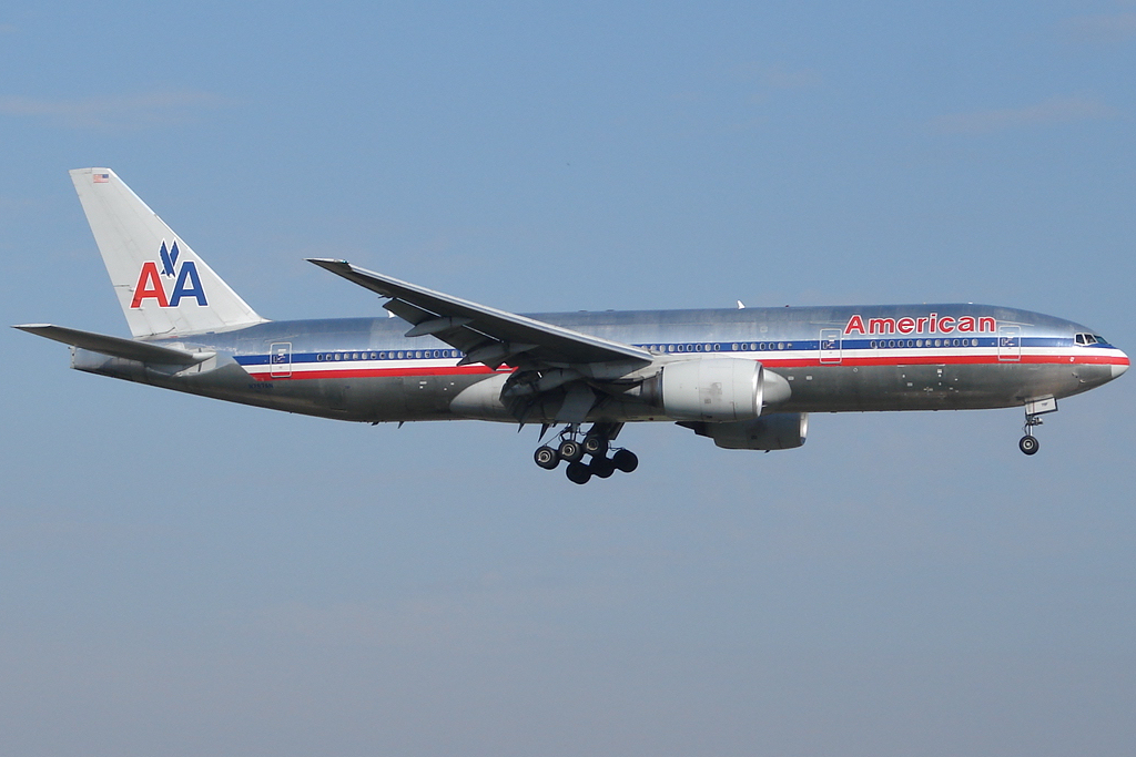 American Airlines Boeing 777-200ER (N797AN) (7228557506).jpg