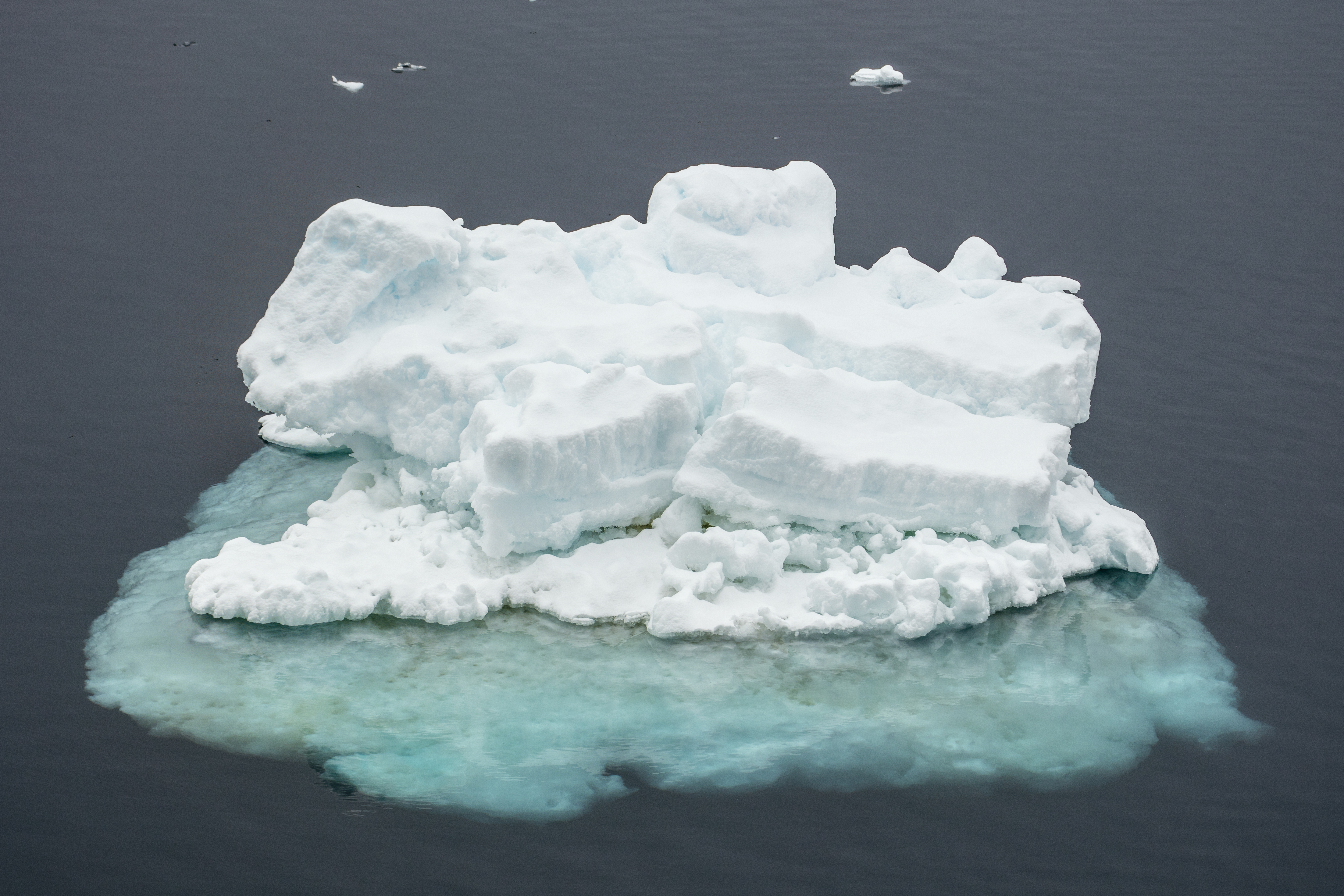 Antarctic Sound-2016-Iceberg 01.jpg