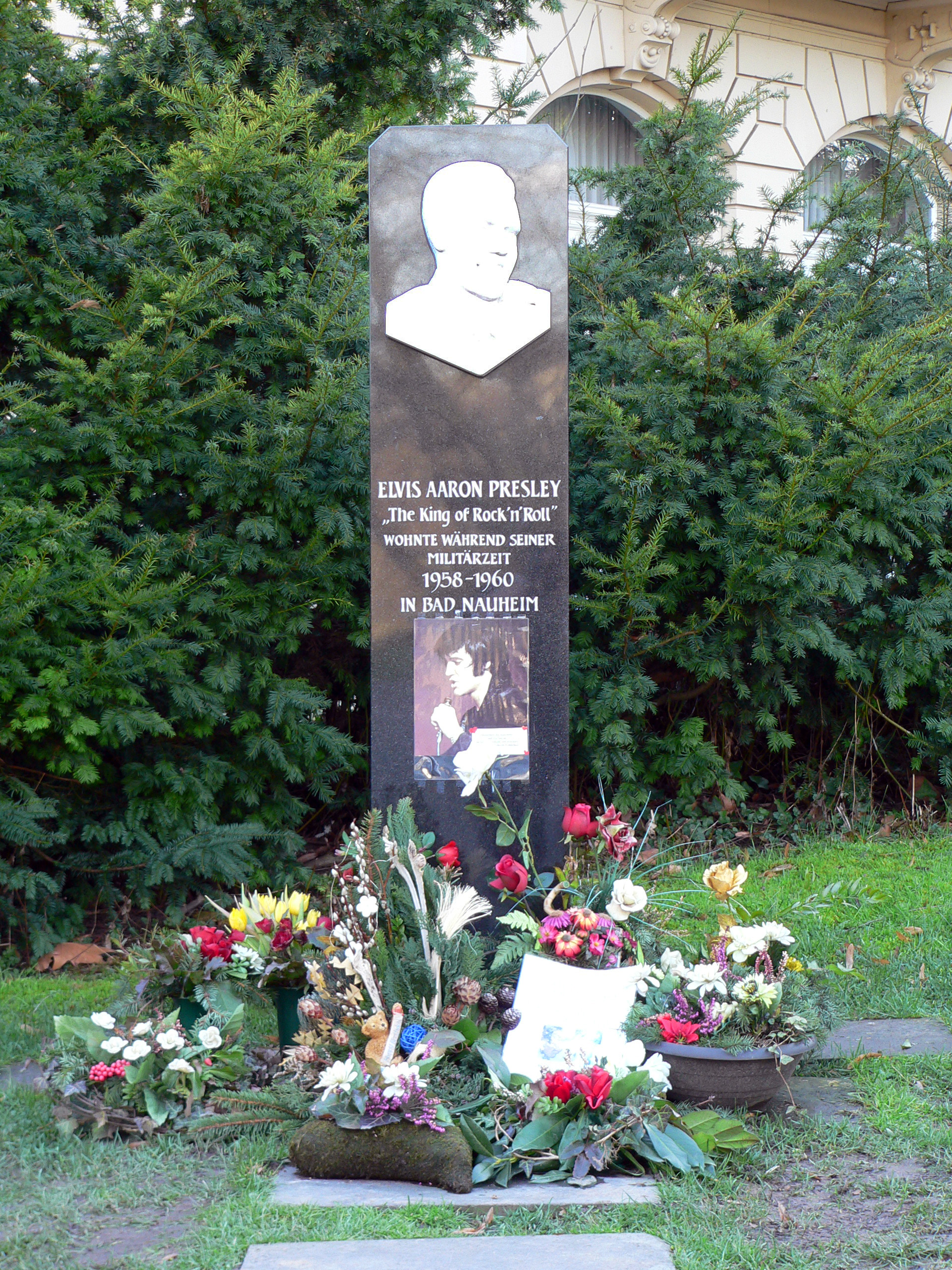 File Bad Nauheim Elvis Presley Denkmal Jpg Wikimedia Commons