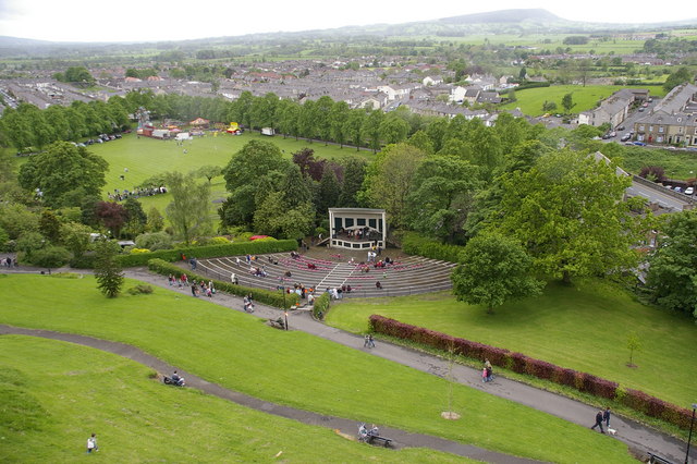 File:Bandstand, Clitheroe Castle grounds - geograph.org.uk - 446685.jpg