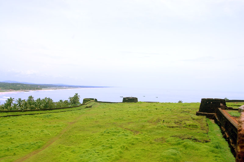 File:Bekal Fort.jpg