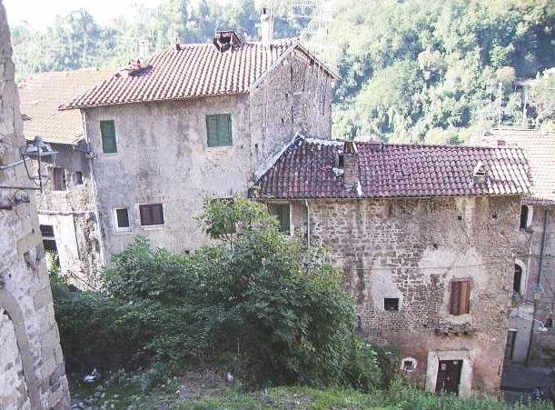 File:Cave (rm) Le antiche case - panoramio.jpg