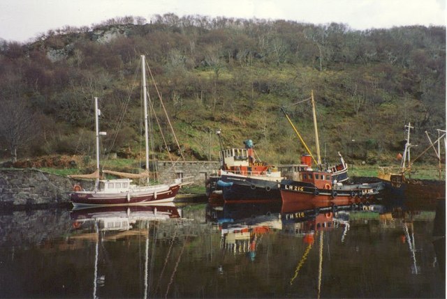 File:Crinan Harbour - geograph.org.uk - 950539.jpg