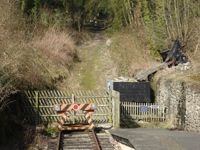 File:End of the line - Ecclesbourne Valley Railway - geograph.org.uk - 4861932.jpg