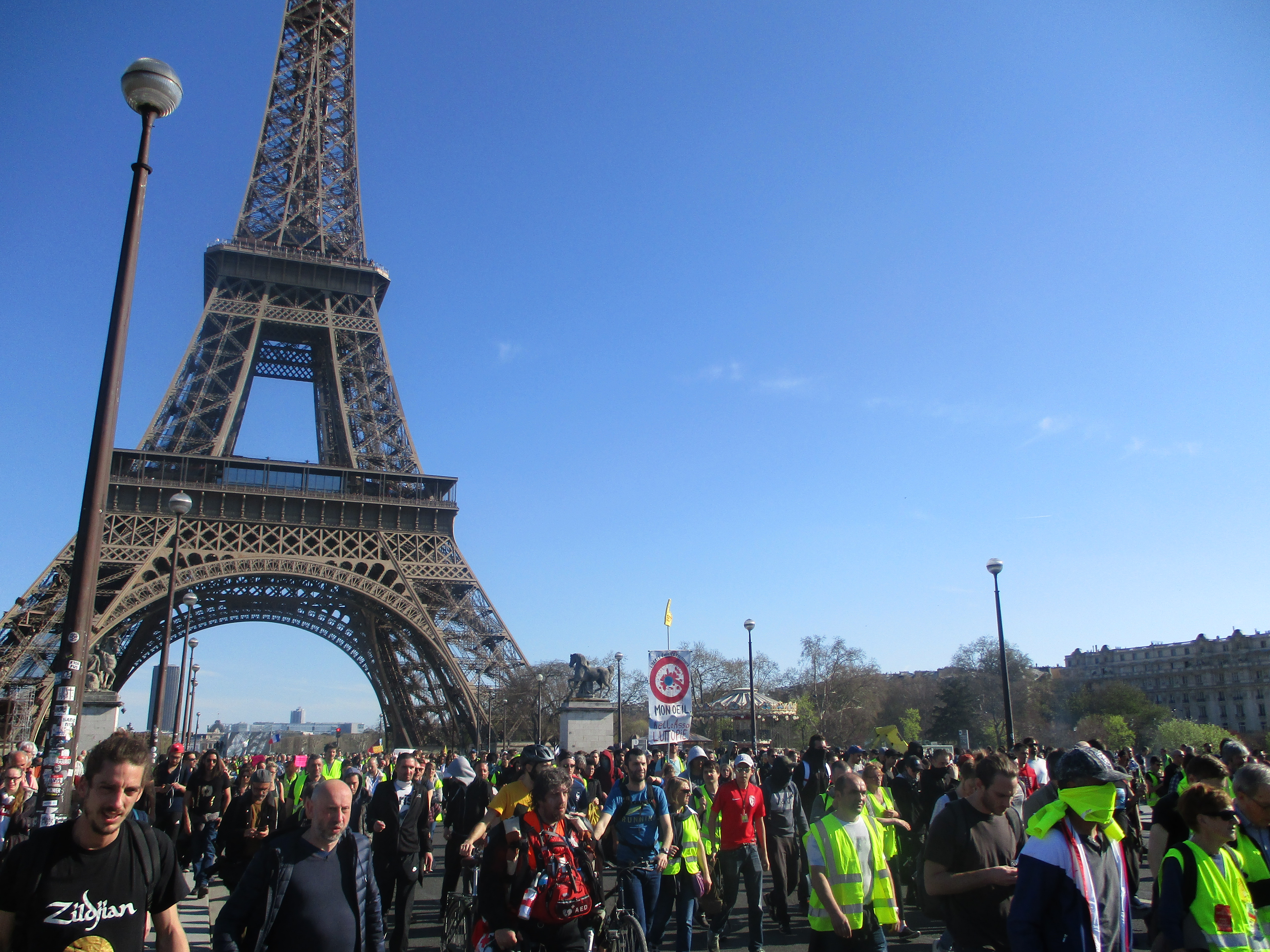 Paris 30. Мундук Париж 30 30 30. 16 Округ Парижа фото.