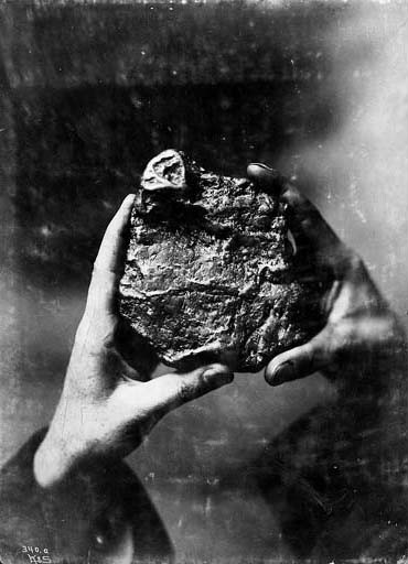 File:Gold nugget held by unidentified man, probably Yukon Territory, ca 1899 (HEGG 441).jpeg