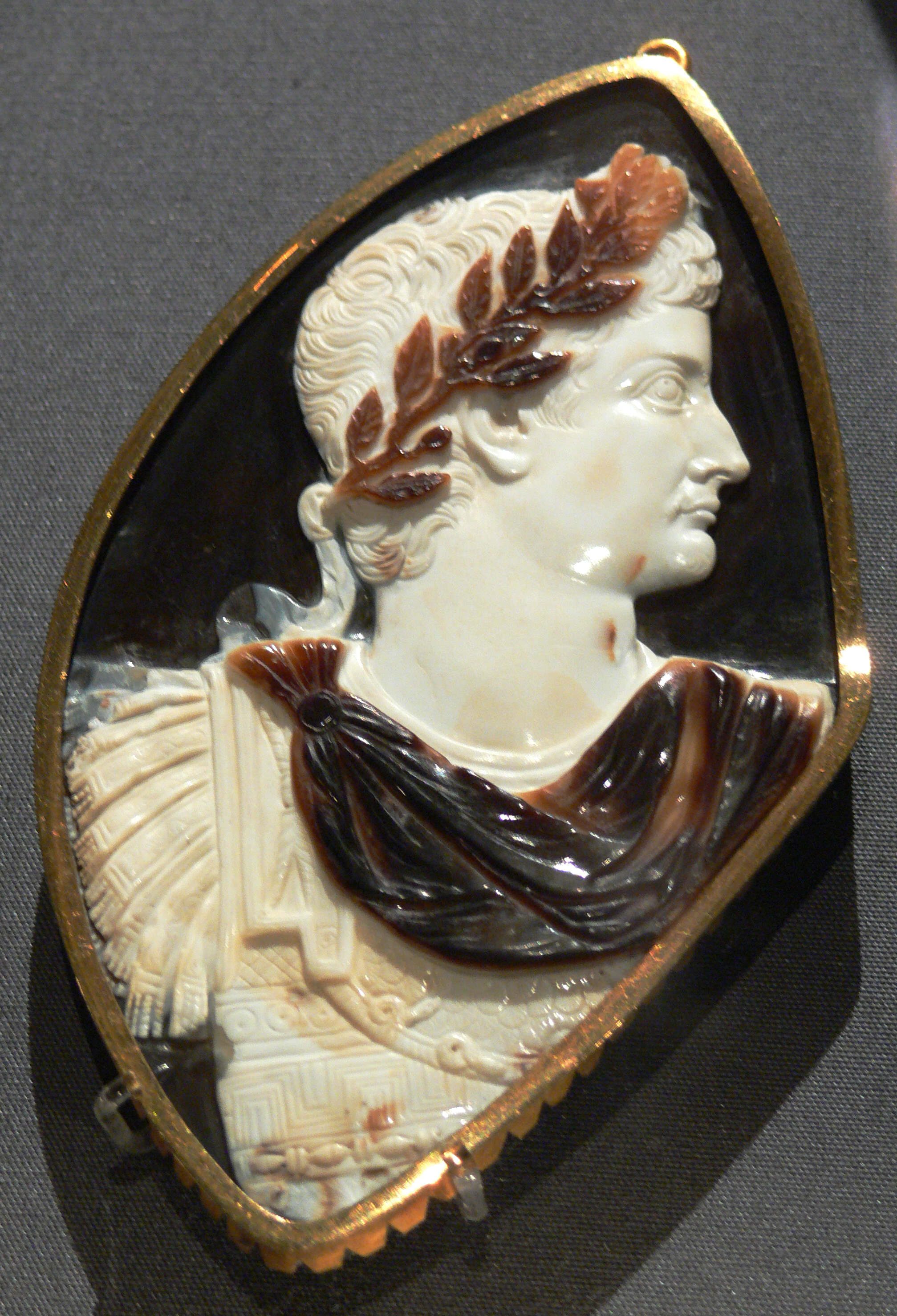 julius caesar head wreath