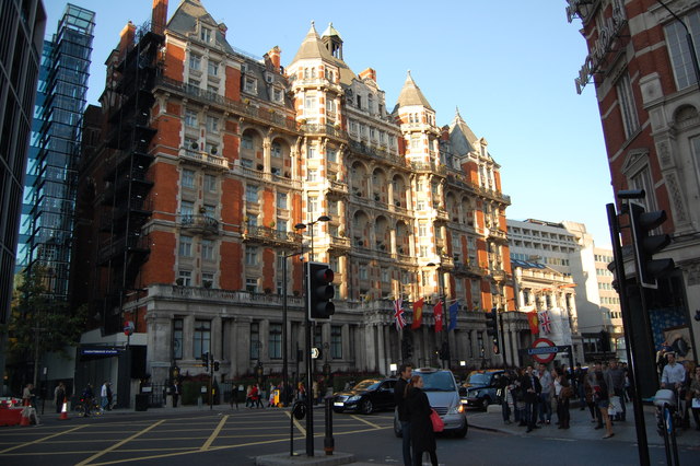 File:Knightsbridge - geograph.org.uk - 2650912.jpg