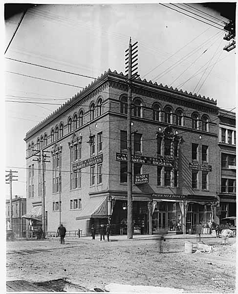 File:LC Smith Block, Seattle, ca 1900 (MOHAI 651).jpg