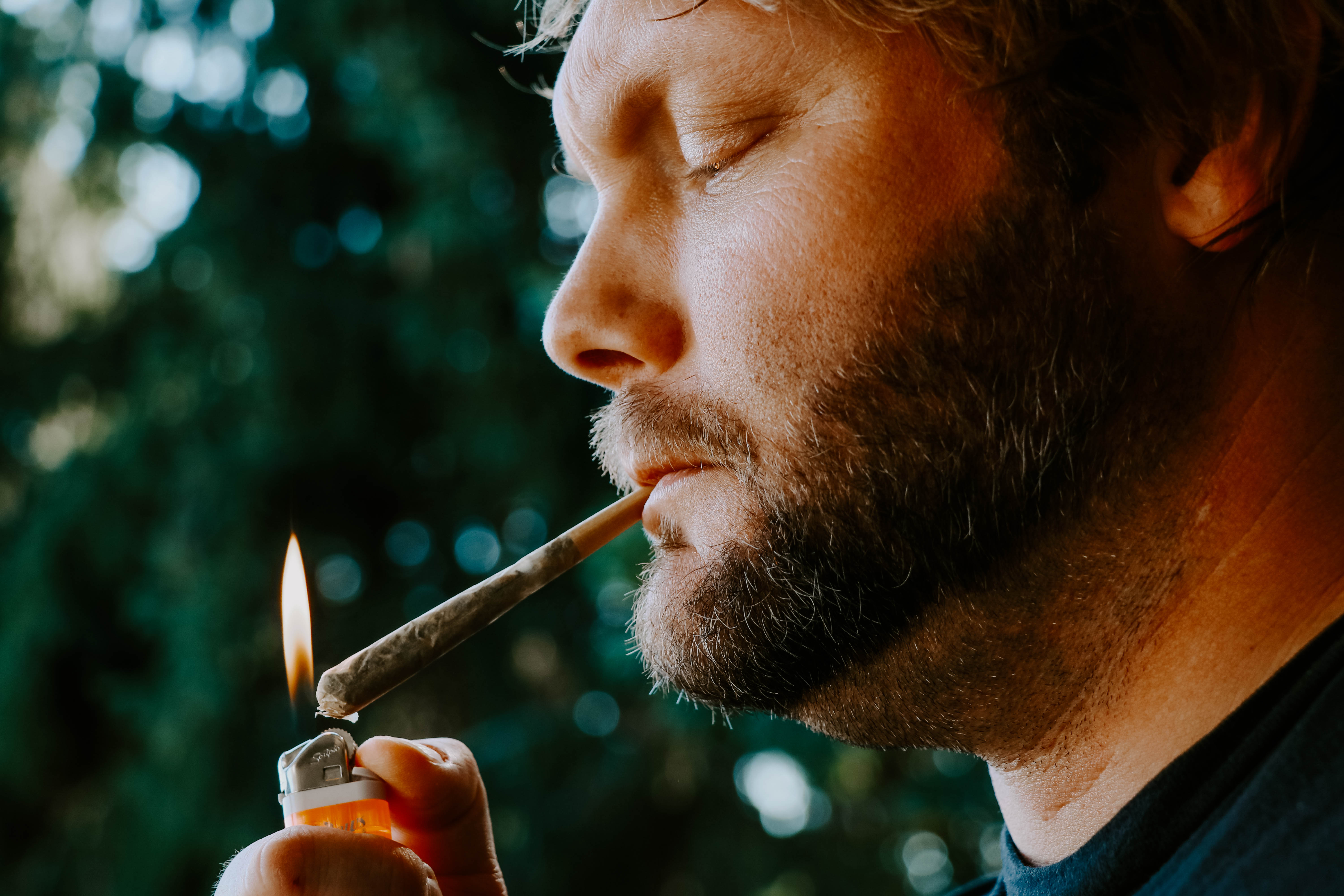 Smoking Cannabis - Different Methods of Intake 