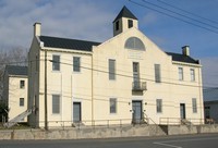 The Gates County Courthouse (2009) er en av ti poster for fylket på National Register of Historic Places.