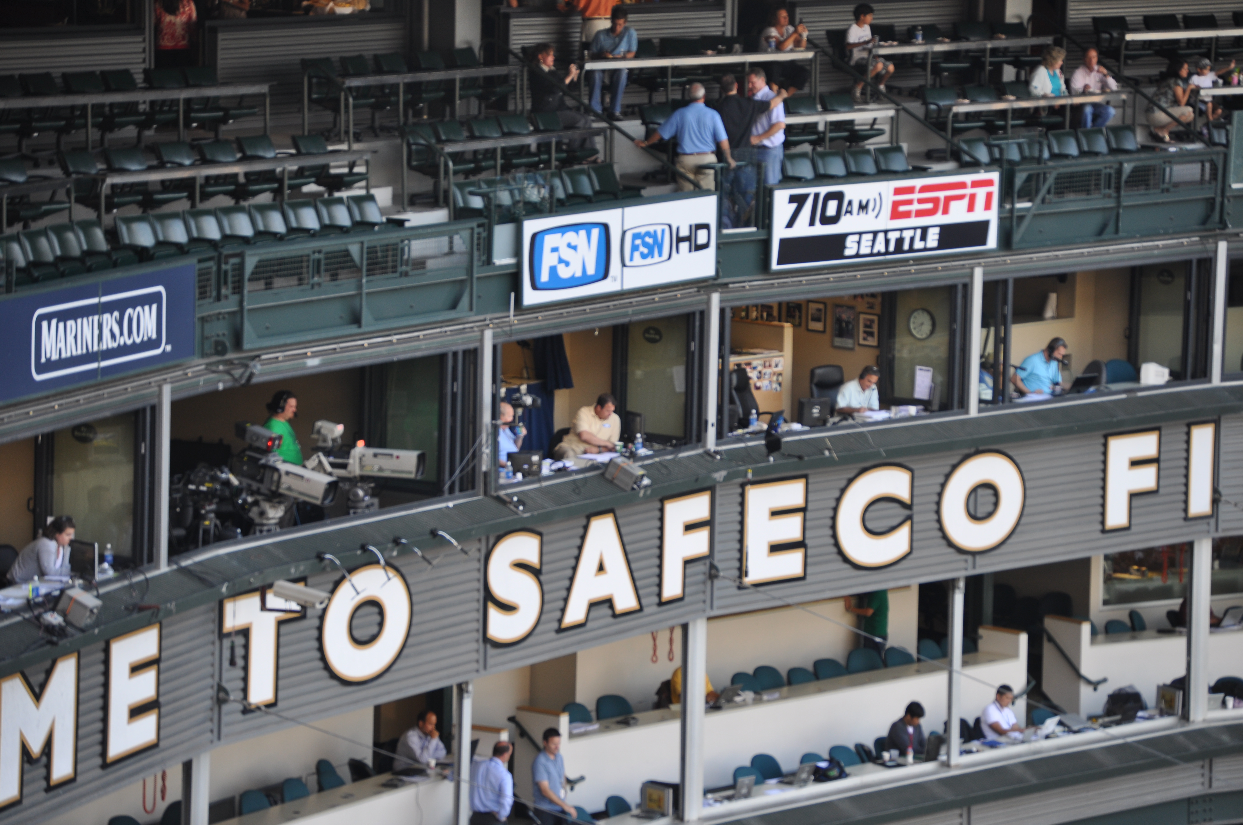 The Mariners turn back the clocks at Safeco 