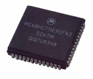 Mikrokontroler Motorola MC68HC711E9CFN3 w QFJ52 / PLCC52