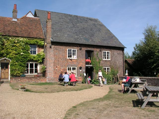 File:Redbournbury Mill - geograph.org.uk - 2502.jpg