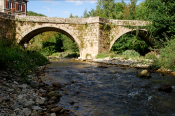 File:Saint-Maurice-de-Sorgues pont.jpg