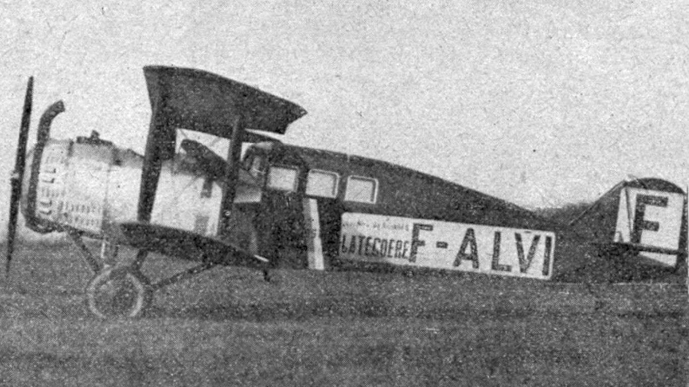 Breguet 14T "Salon" Compagnie des messageries aériennes -> terminé - Page 3 Salmson_2_Limousine_L%27A%C3%A9ronautique_October_1921