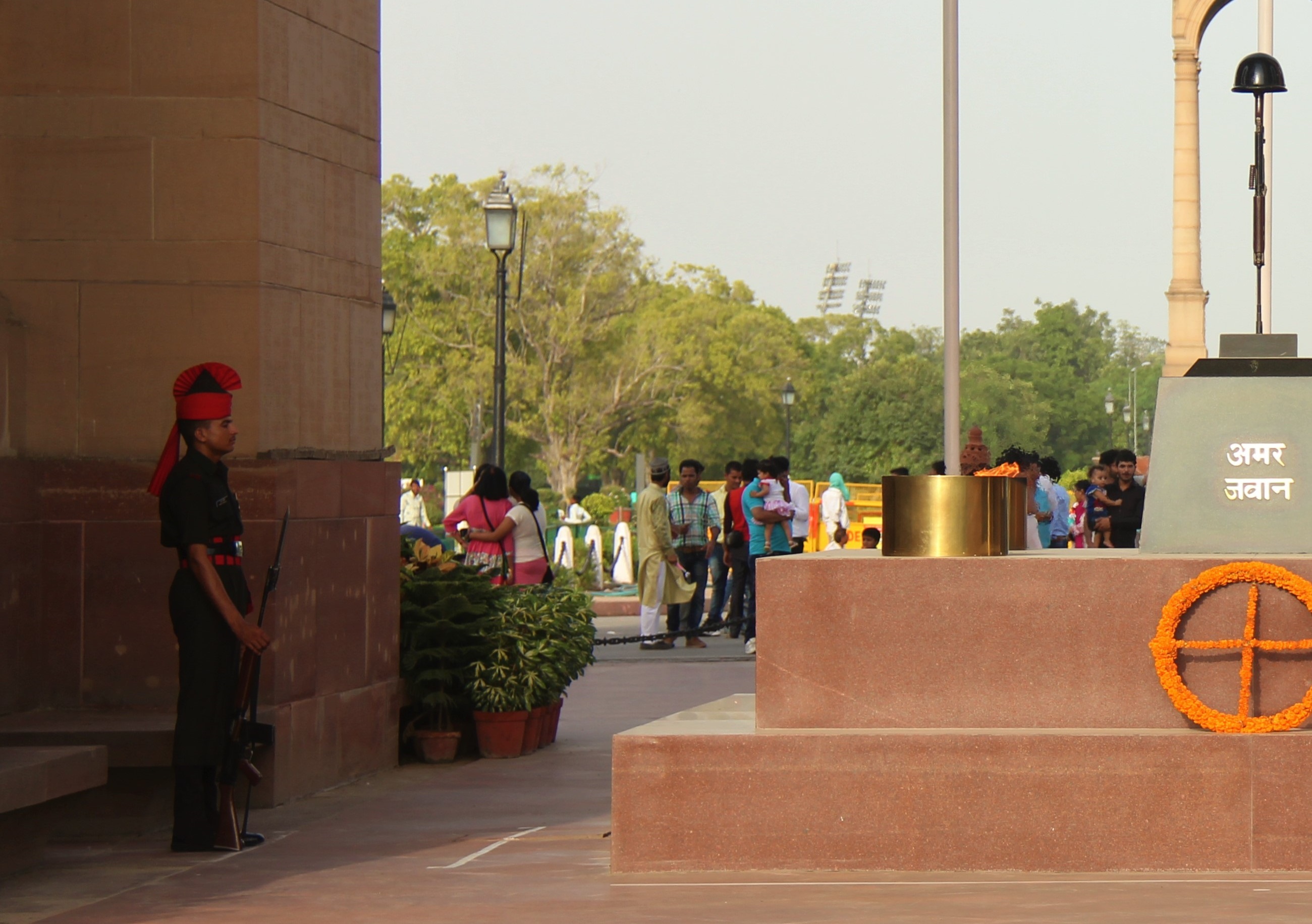 How is fuel supplied in Amar Jawan Jyoti at India Gate? - Quora