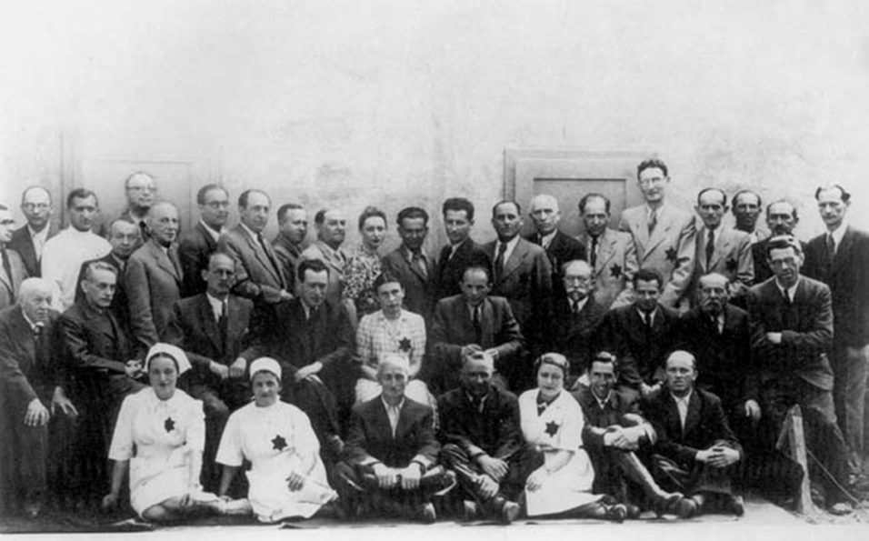  Moszek Merin (sitting in the centre) with the Sosnowiec Council