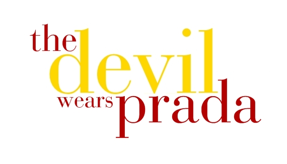 File:The devil wears prada logo en la rodacion de la pelí -  Wikimedia Commons