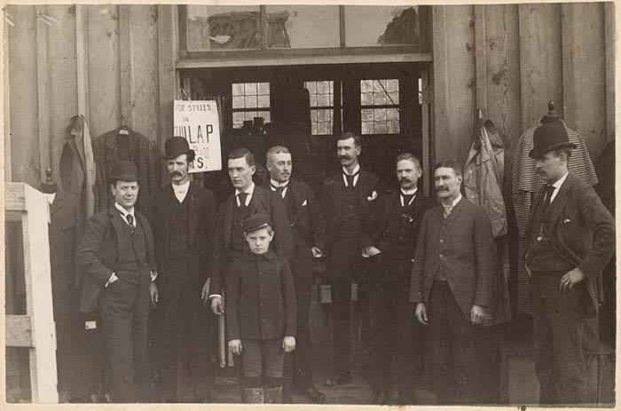 File:Toklas, Singerman & Co employees posing, Seattle, circa 1890 (MOHAI 10946).jpg