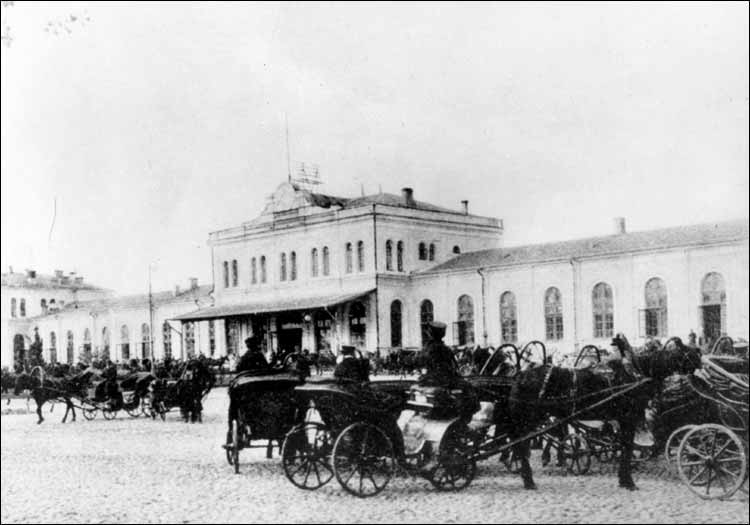 File:Vilnius train station (19C).jpg