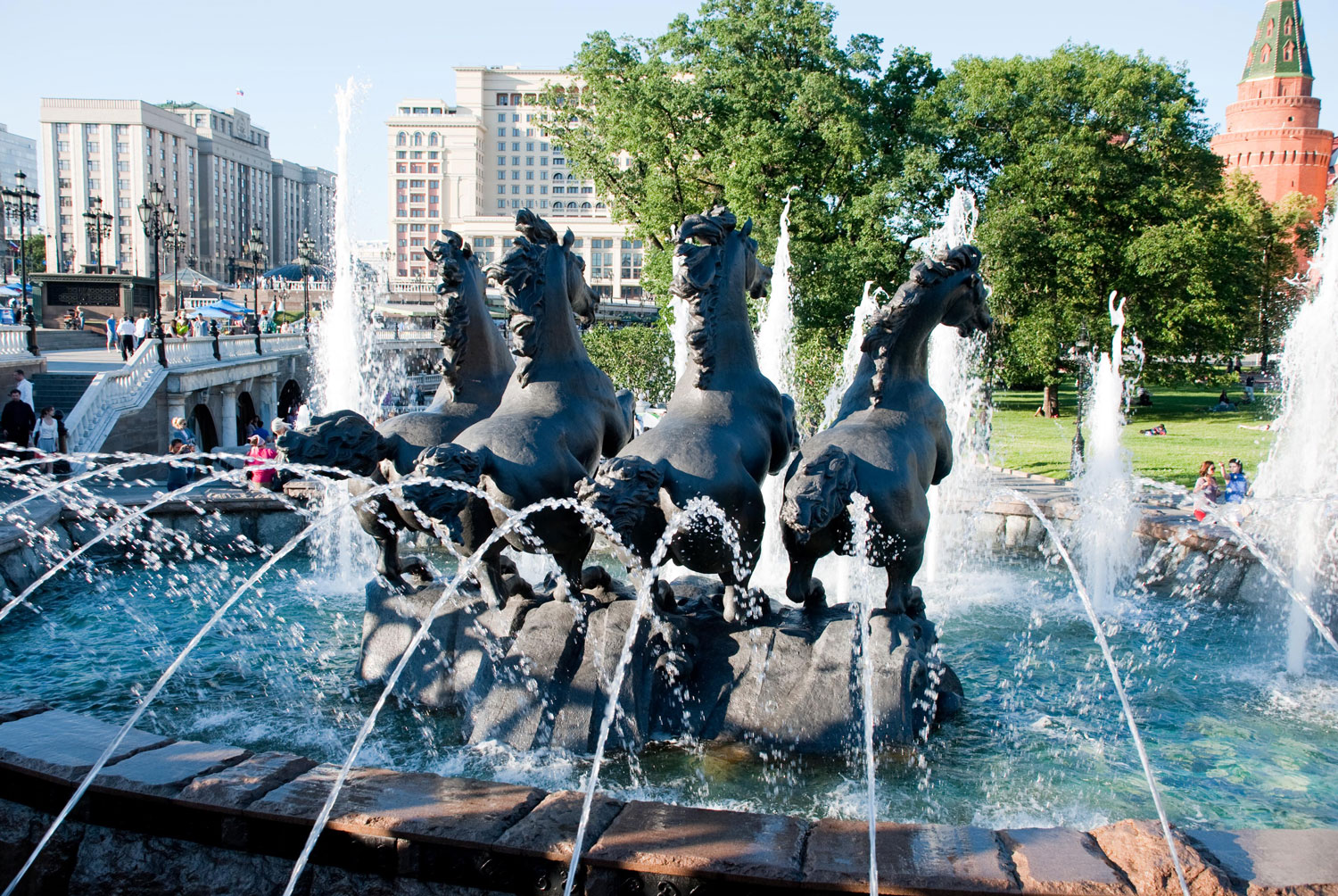 Фонтан на красной площади в москве фото