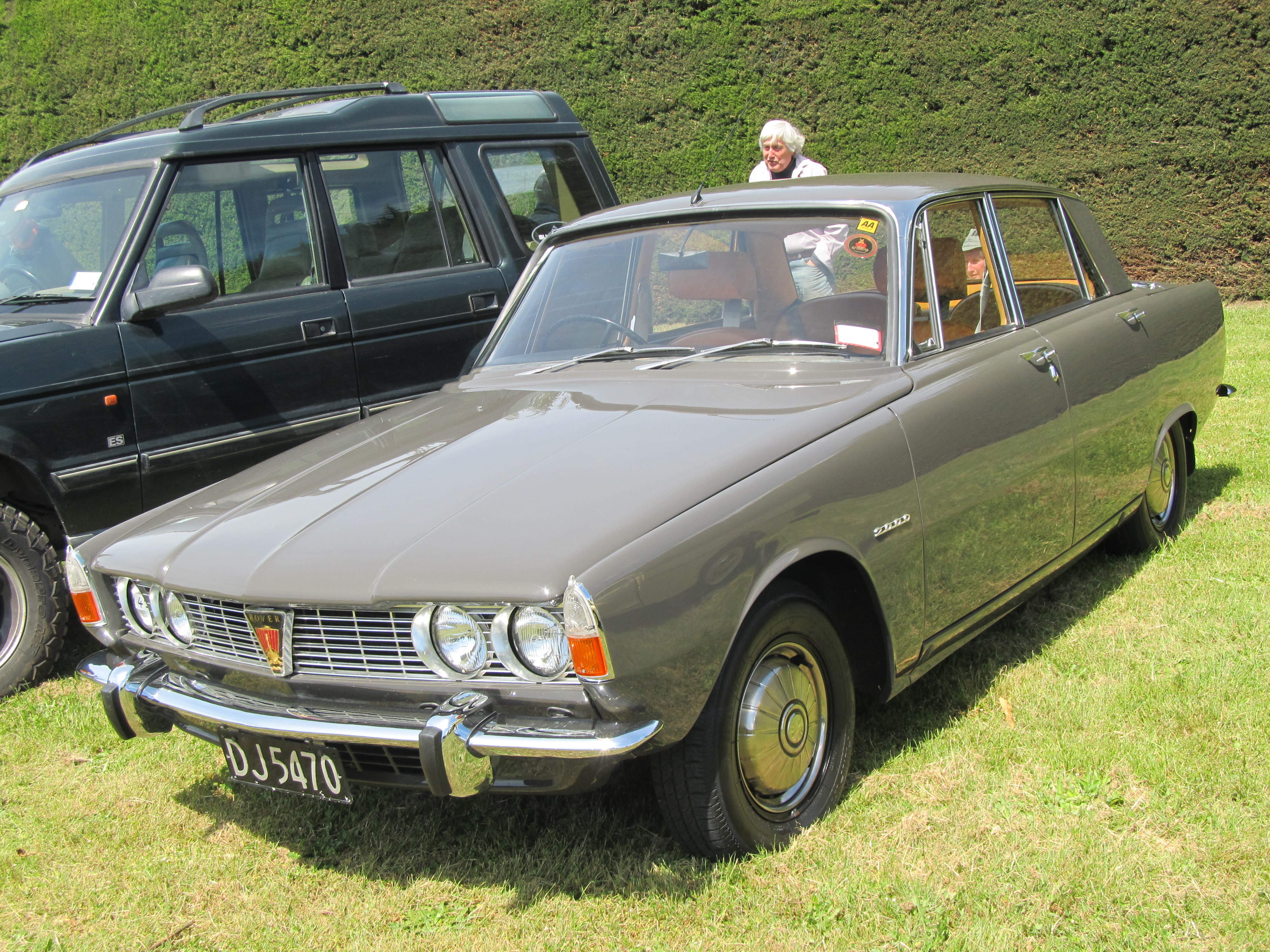 Ровер 2000 года. Rover 2000. 1963 Rover 2000. Ровер-2000 когда начал выпускаться. Остин Ровер 2000 года выпуска машина фотографии.